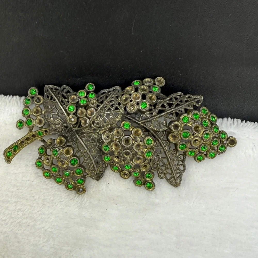 Vintage Brooch Grape Cluster Green Rhinestone Filigree Leaf Silver Tone READ